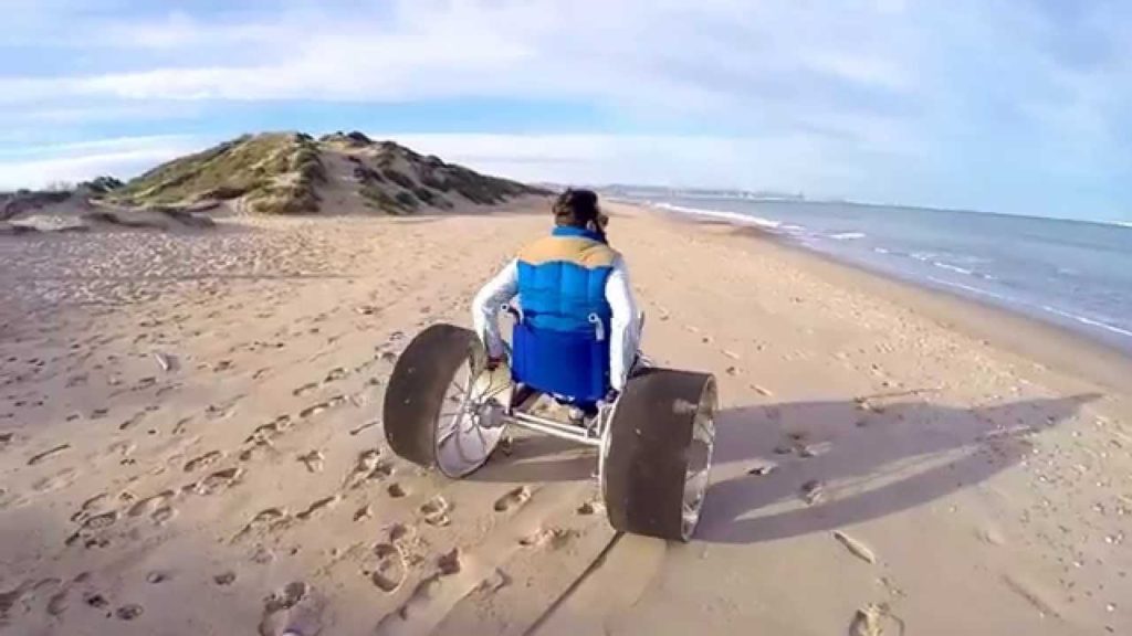 fauteuil roulant plage